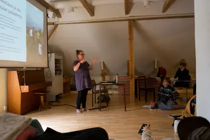 Nordic Permaculture Festival 2022 - Lumia Huhdanpää-Jais lecturing - image by Dominik Jais