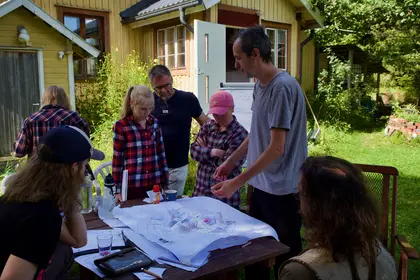 Nick explaining Permaculture concepts to the participants - photo by Gergő Szász