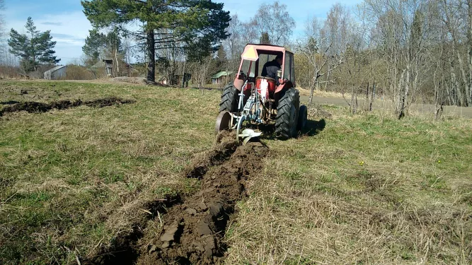 First ditch and berm on contour