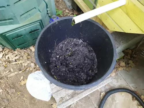 Charcoal ash mixture to catch and store energy