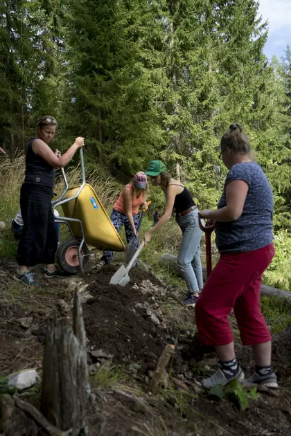 Building a raised bed on contour