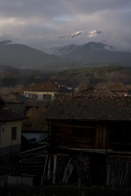 View to the mountain from the balcony at Gorno Draglishte