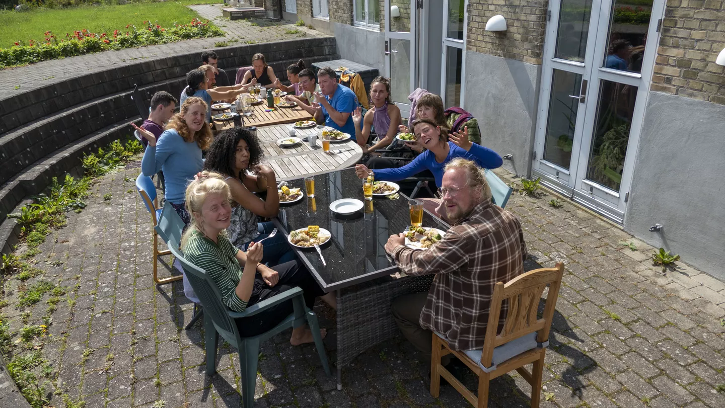 Lunch in the sun - pic by Victoria