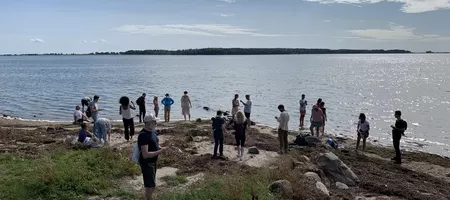 Tools for cultural change - on the beach - pic by Akuna